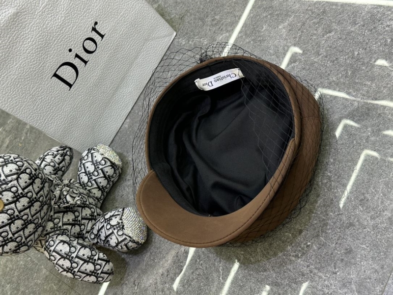 CHRISTIAN DIOR